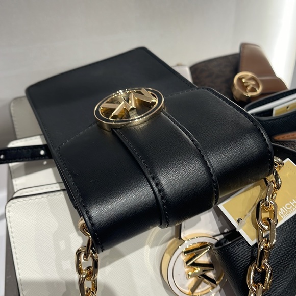 MICHAEL KORS CARMEN SMALL FAUX LEATHER PHONE CROSSBODY BAG - Picture 8 of 16